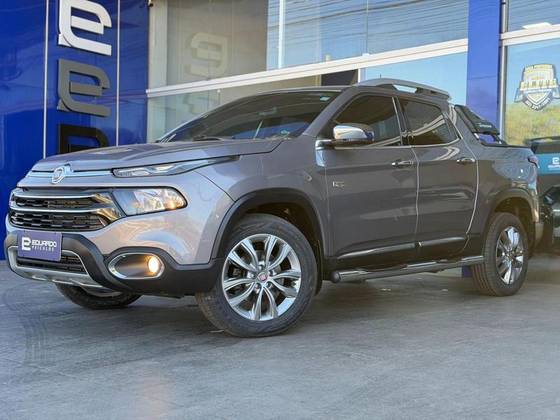 FIAT TORO 2.0 16V TURBO DIESEL RANCH 4WD AT9 FIAT TORO 2.0 16V TURBO DIESEL RANCH 4WD AT9